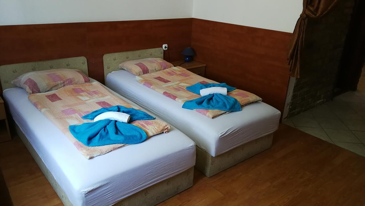 Dunakanyar Bed & Breakfast God Екстер'єр фото